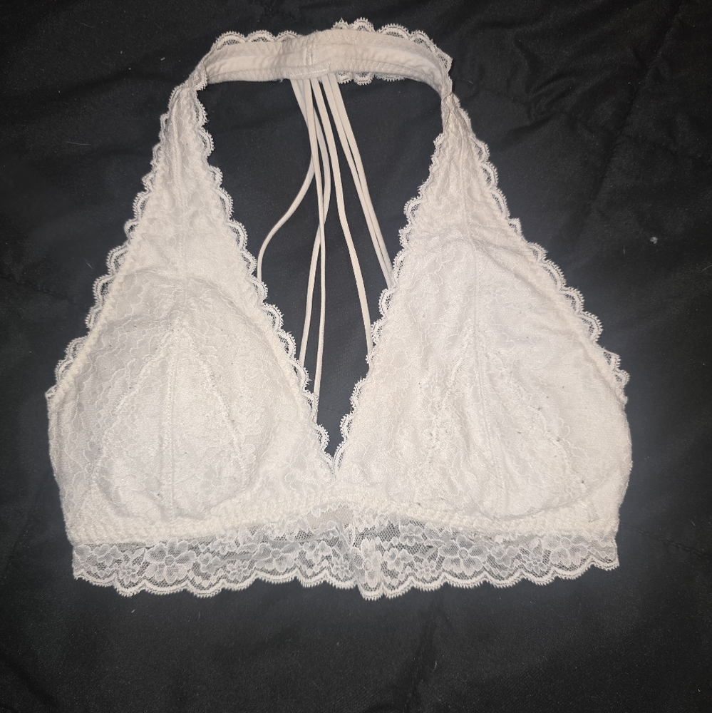 Gilly Hicks White Lace Bra with Scalloped Trim Size Small No Tag